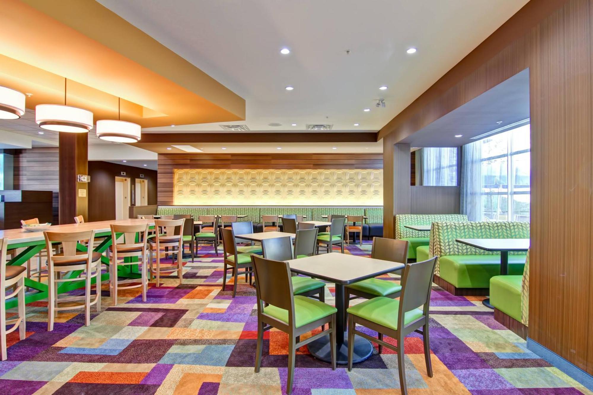 Fairfield Inn & Suites By Marriott Kamloops Exterior photo