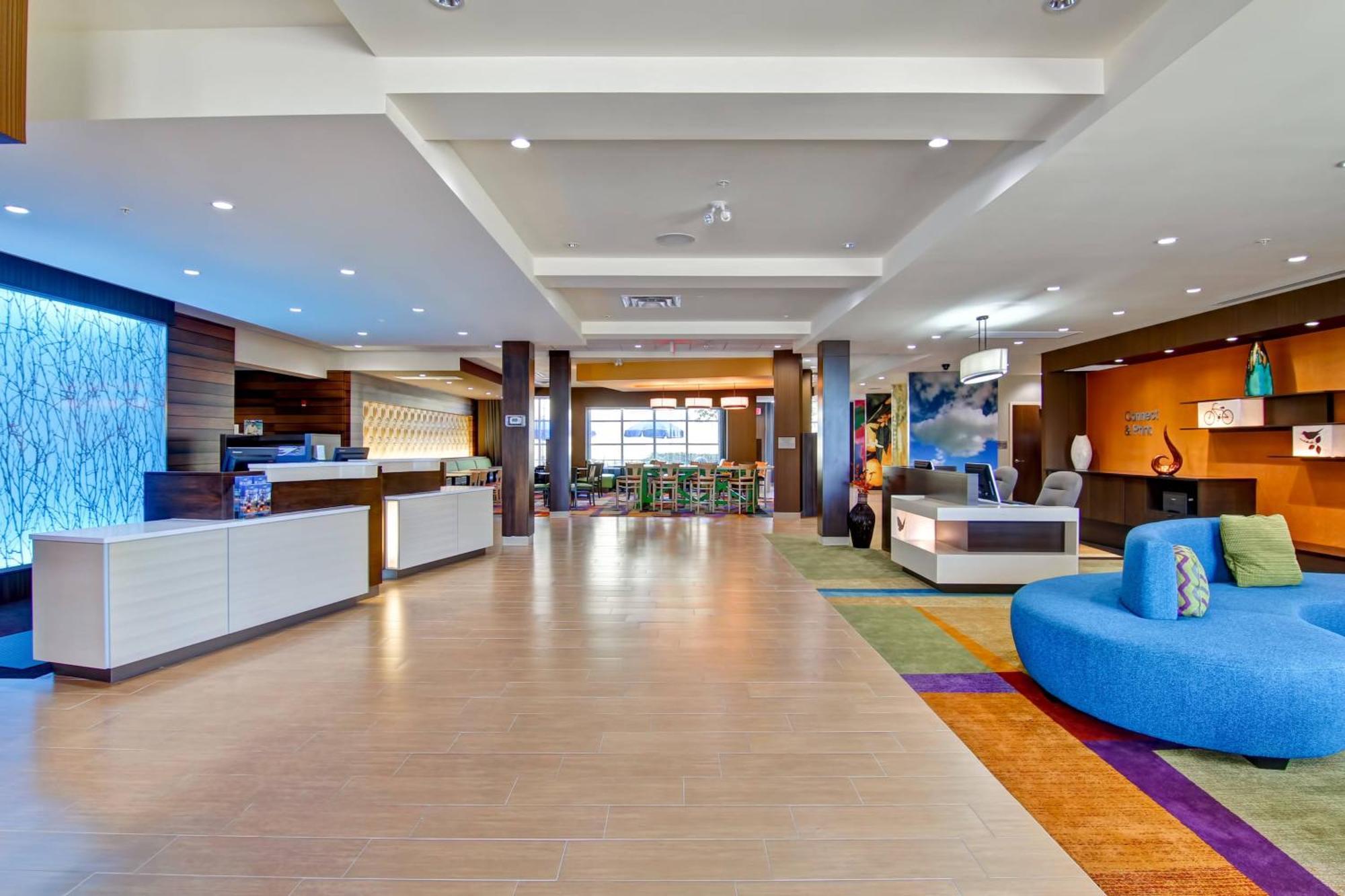 Fairfield Inn & Suites By Marriott Kamloops Exterior photo