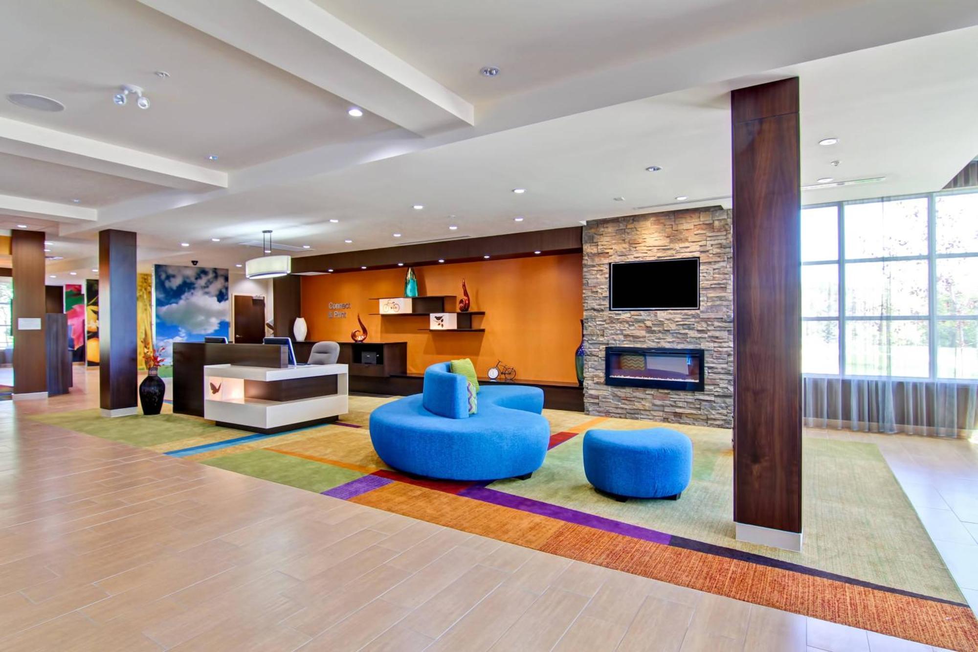 Fairfield Inn & Suites By Marriott Kamloops Exterior photo