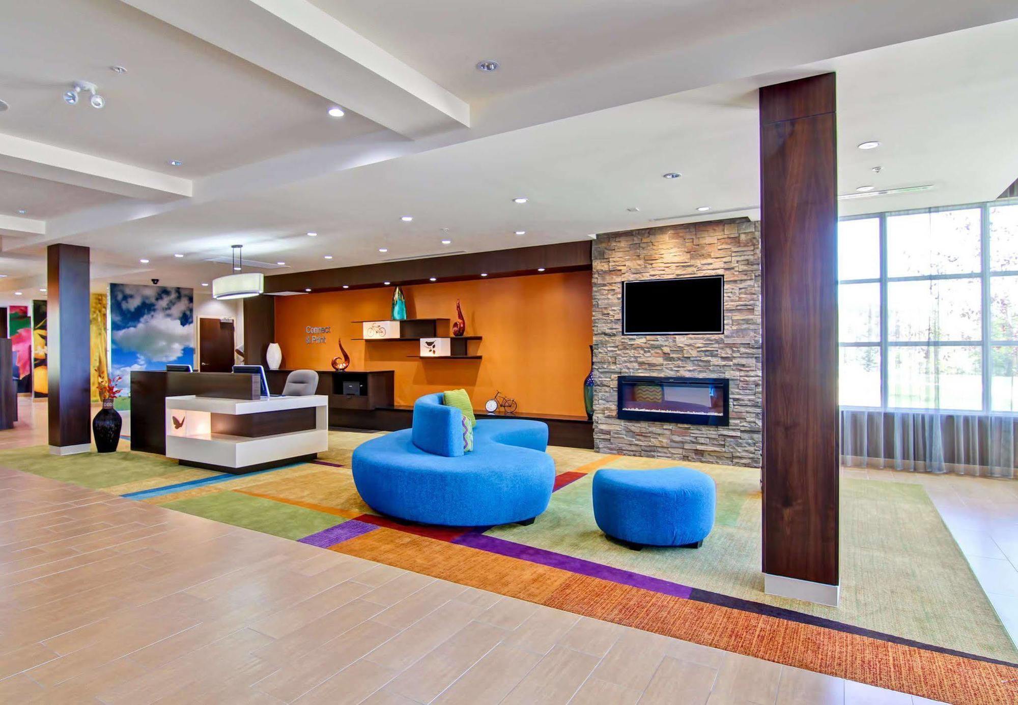 Fairfield Inn & Suites By Marriott Kamloops Exterior photo
